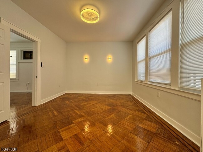 Building Photo - 761 S 16th St Rental