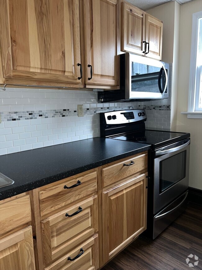 Building Photo - 7 Law St Unit 3 Rental