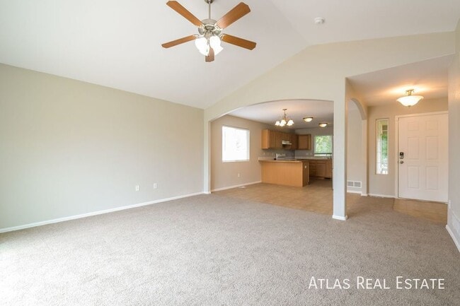 Photo - 5714 Sauvignon St