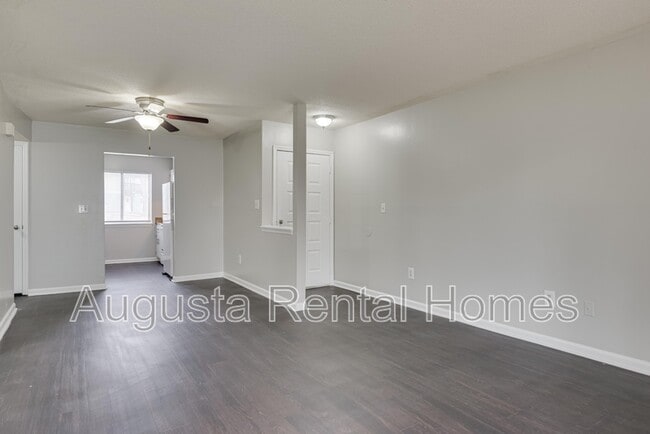 Photo - 2814 Thomas Ln