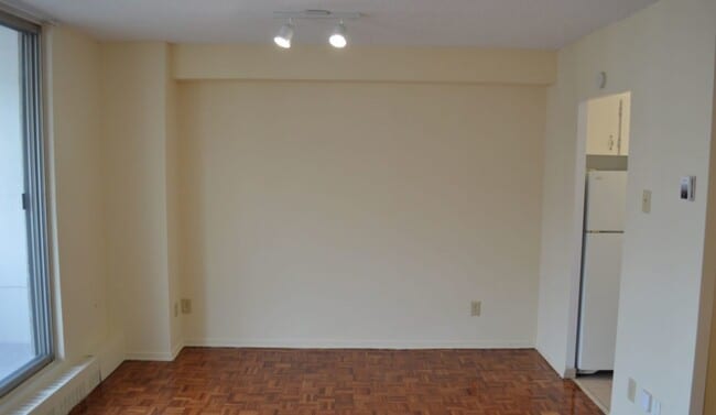 Photo - 545 Sherbourne