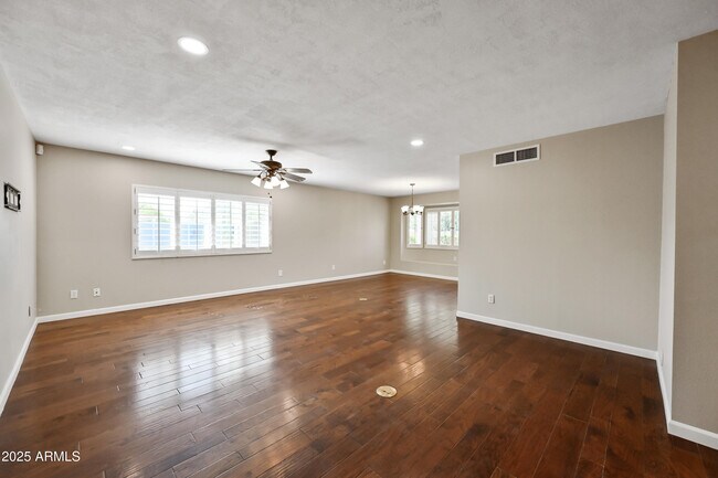 Photo - 324 W Willow Ave