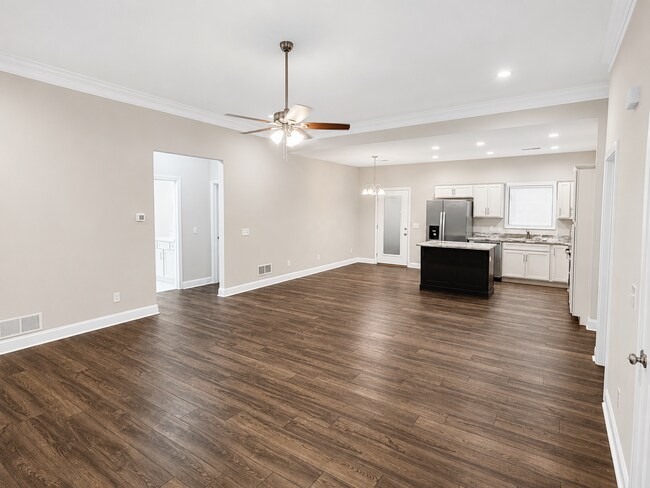 Photo - 547 Southern Cross Dr