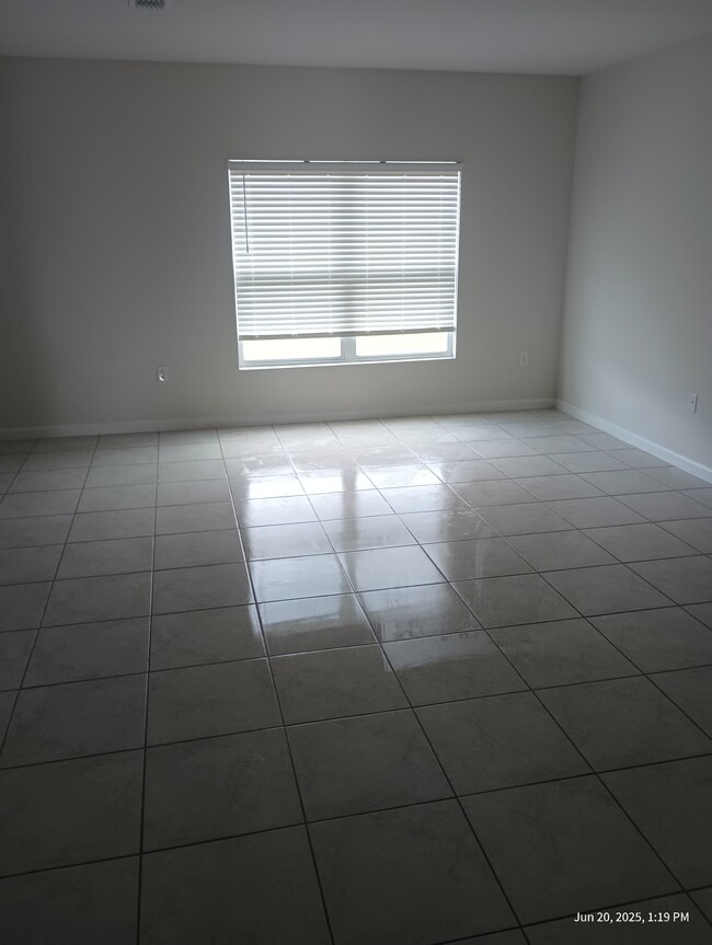 Photo - 1060 Kobuk St
