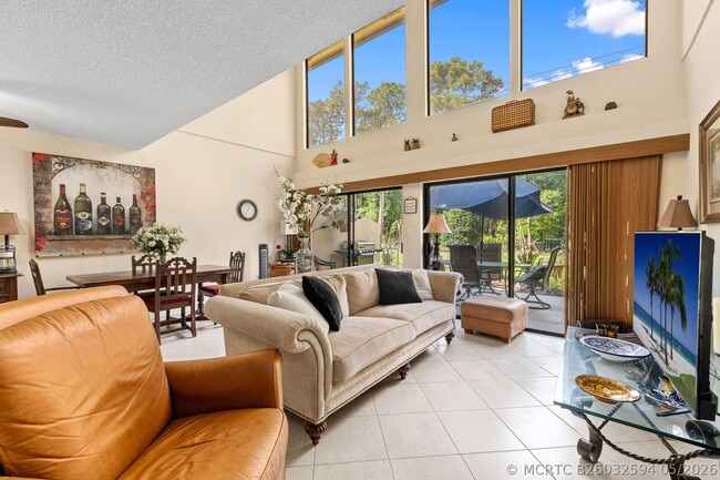 2987 Bent Pine Dr