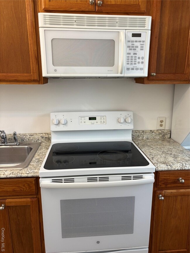 Photo - 130 S Maplewood Rd