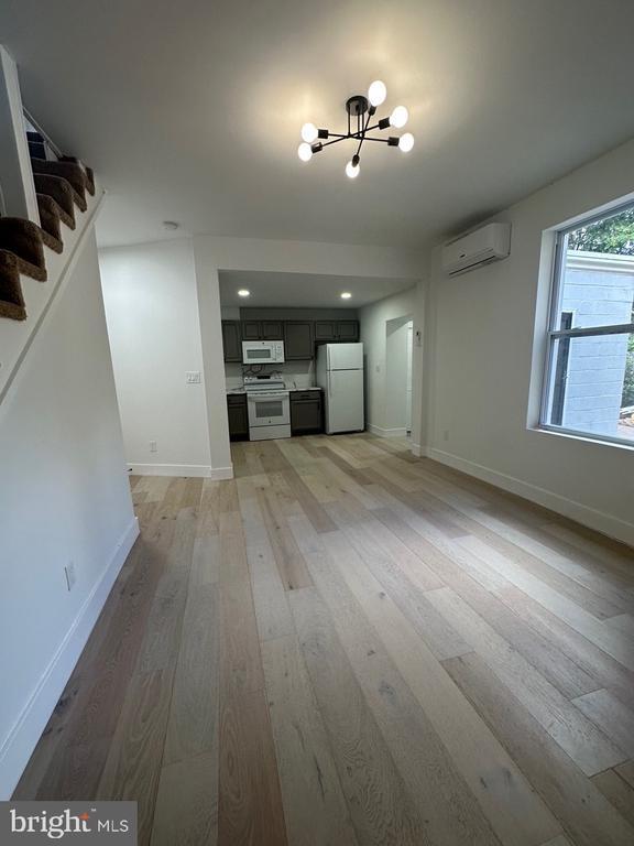 Photo - 745 Kenyon St NW