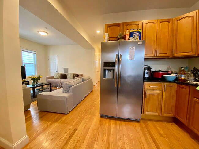 Photo - 3235 Washington St Unit 1