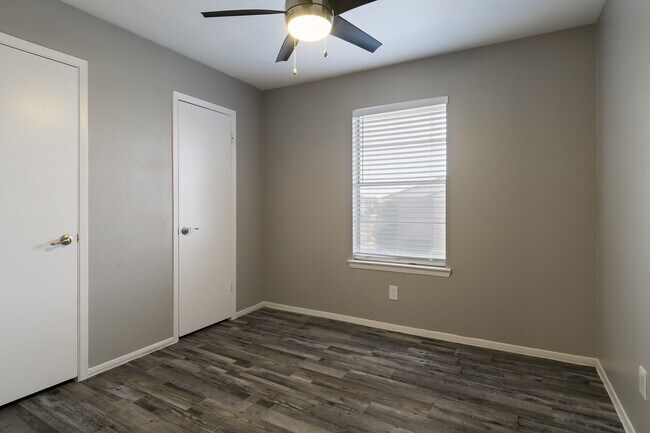 Kingswood Apartments