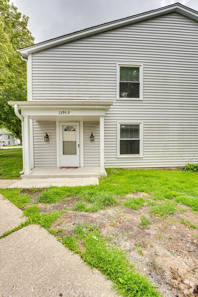 Building Photo - 1395 S Glen Cir Rental