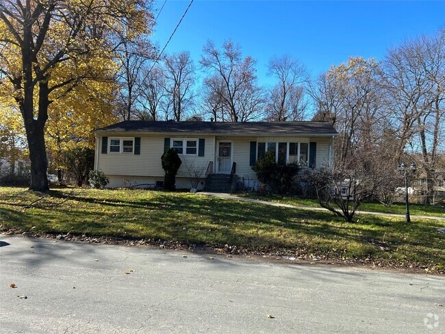 Building Photo - 8 Greene Rd Rental