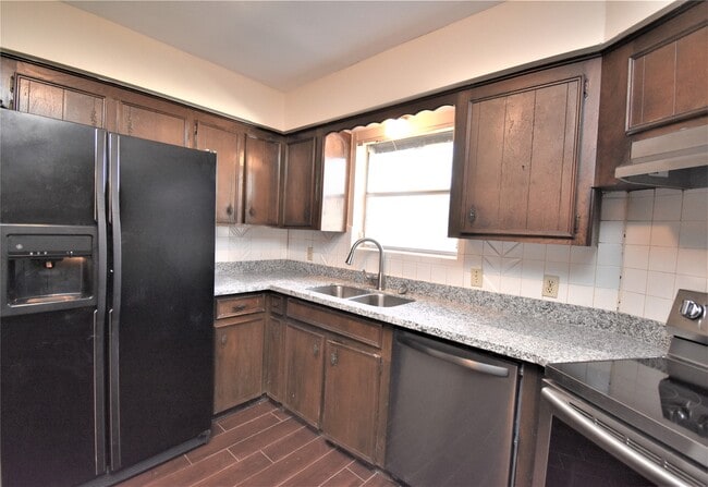 Photo - 126 Rollingwood St