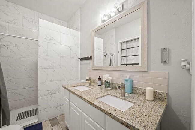 Photo - 3223 Avenue M