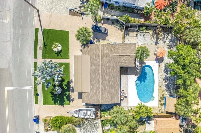 Photo - 6892 Gulf Winds Dr