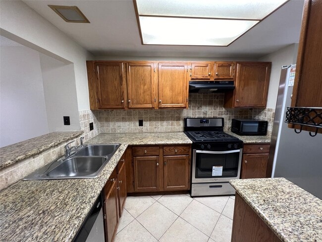 Photo - 2910 Grants Lake Blvd Unidad 704