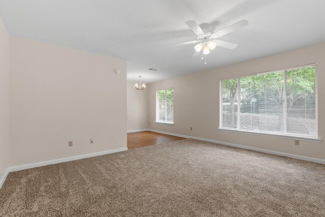 Photo - 2188 Claremont Ln