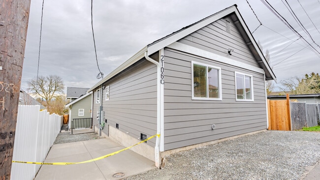 Photo - 2106 Oakes Ave