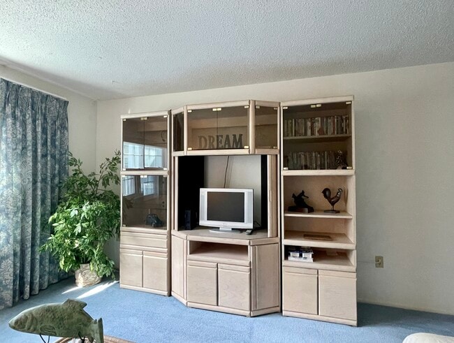 Photo - 701 Poinsettia Rd Unit 326