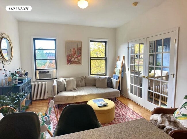 Photo - 349 Warren St