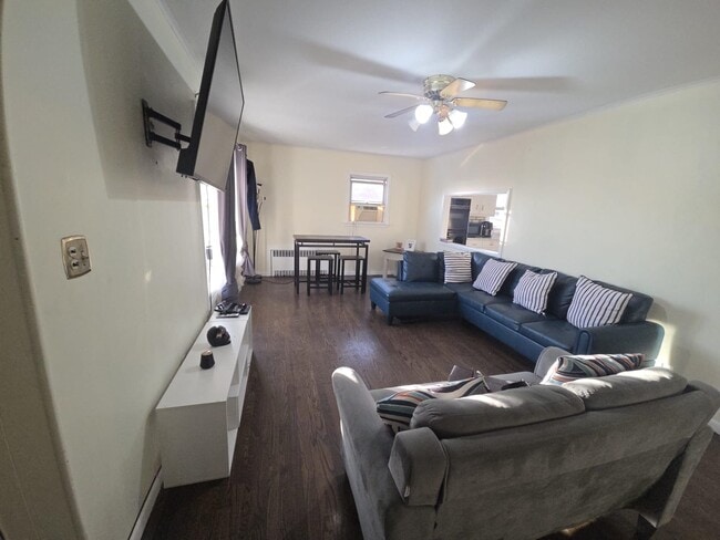 Photo - 1410 45th St