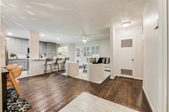 Photo - 6848 Town N Dr