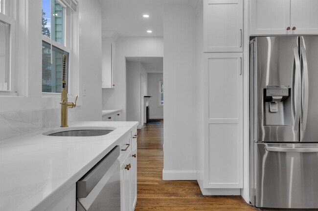 Photo - 116-118 White St