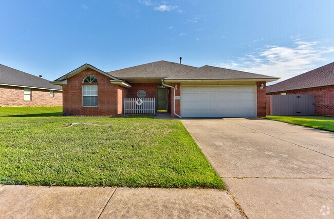 Building Photo - 2809 E Lake Dr Rental