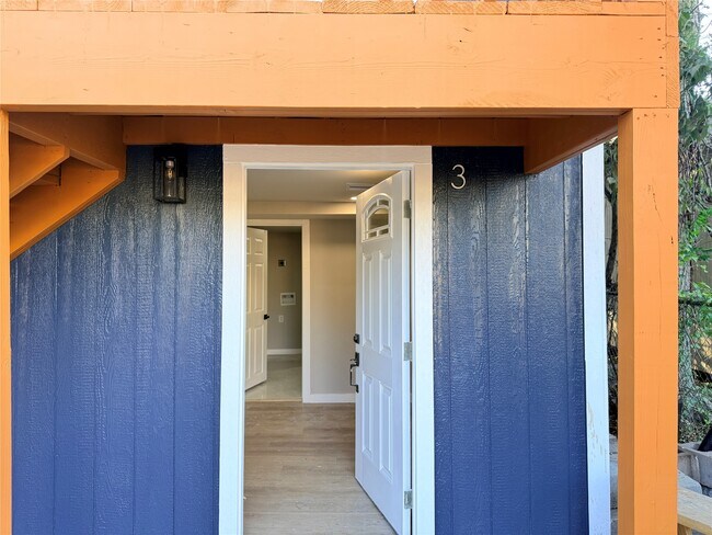 Photo - 2209 Gano St Unit 3