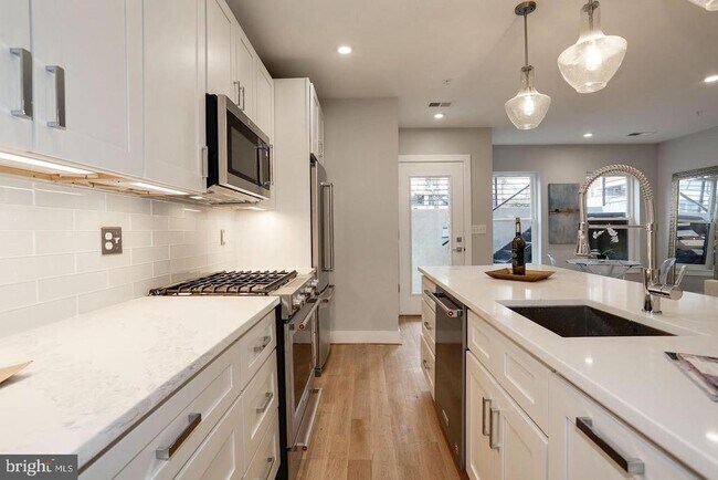 Photo - 1514 K St SE Unit 1