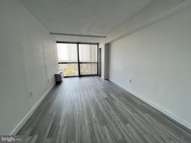 Photo - 233 S 6th St Unidad 1312B