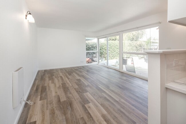 Photo - 6740 Sabado Tarde Rd Unidad B