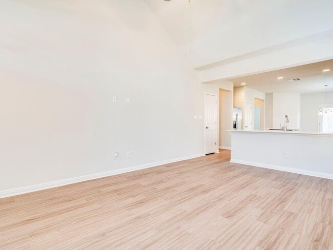 Photo - 4113 Birdwatch Loop