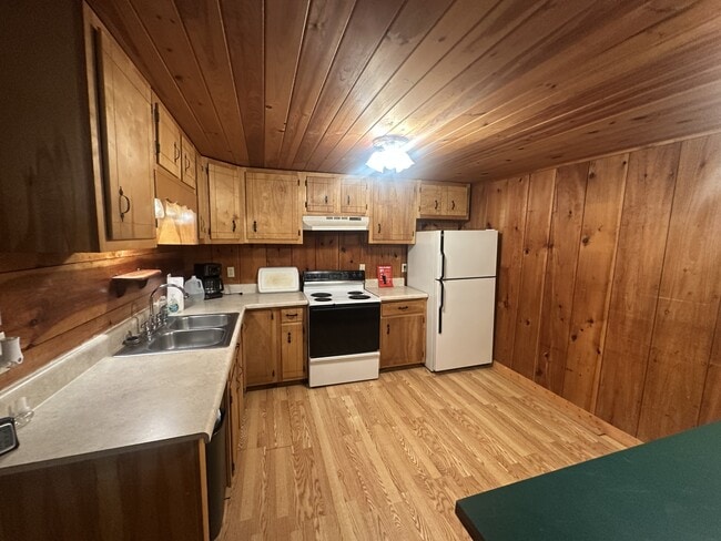 Photo - 260 Fern Dr