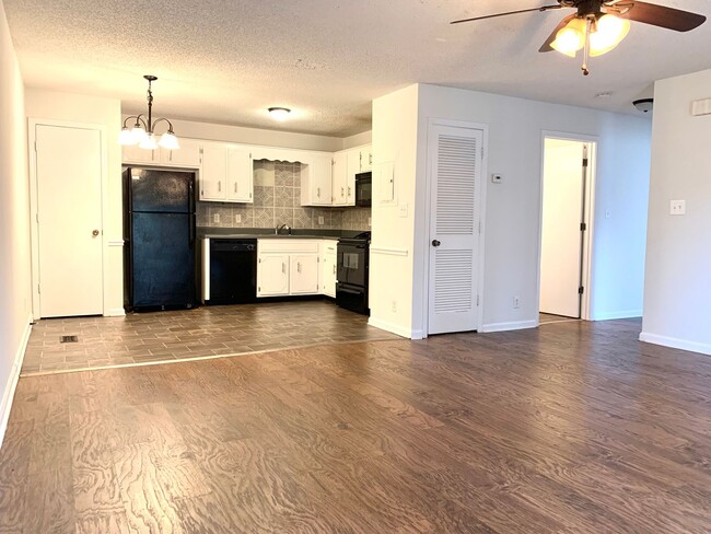 Photo - 402 Jack Miller Blvd