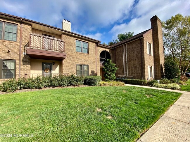 Photo - 1015 Wellington Pl