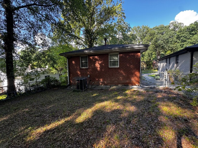 Room in House on Spellman St NW