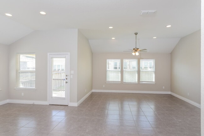 Photo - 13918 Persimmon Cv