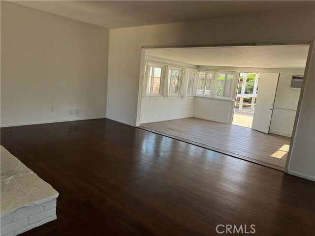 Building Photo - 158 E Benbow St Rental