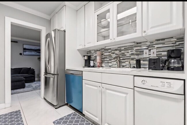 708 SW 12th Ave