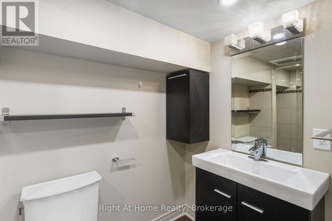 1042 St Clarens Ave Unit Basement