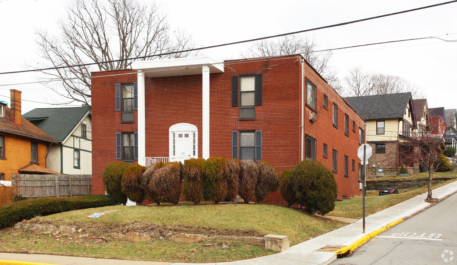 Photo - 309 Edgewood Ave Apartments