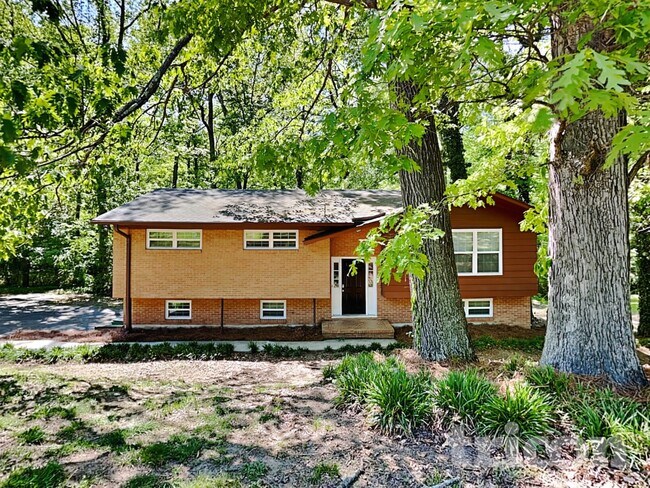 Photo - 350 Waycross Dr