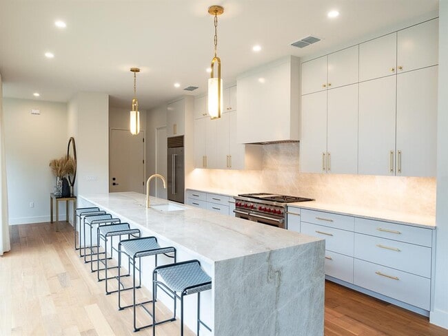 Photo - 805 W Live Oak St