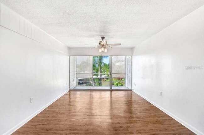 Photo - 2302 S Manhattan Ave Unit 310
