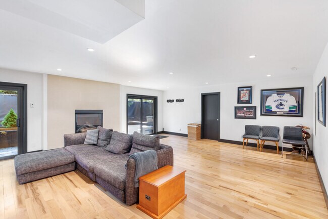 Photo - 7098 Nesters Rd Unit ID1321797P