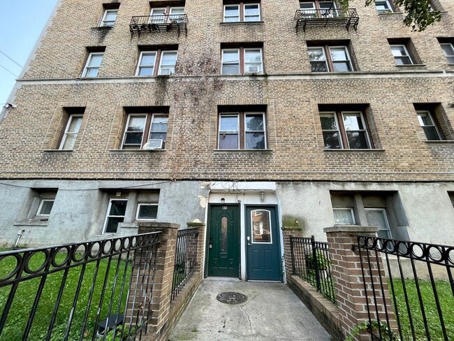Lovely 2 BR/1 BA Condo in Columbia Heights! - Lovely 2 BR/1 BA Condo in Columbia Heights!