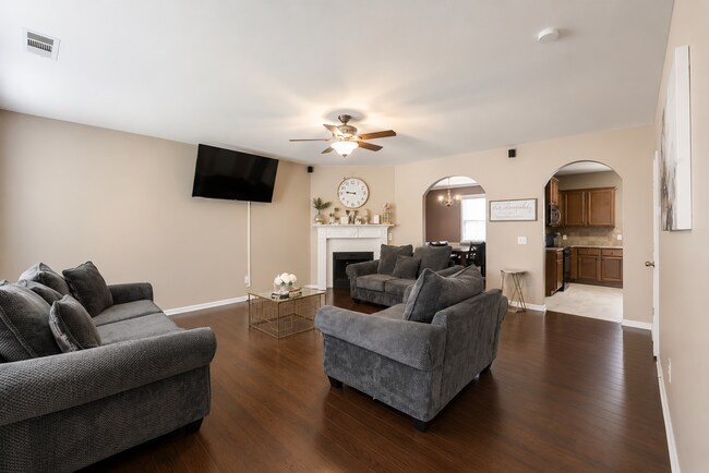 Photo - 141 Back Cedar Ln