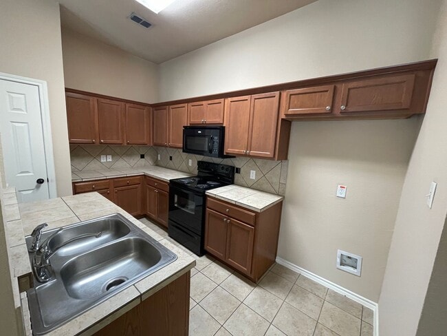 Photo - 2408-2410 Ravenwood Court Unit 2410