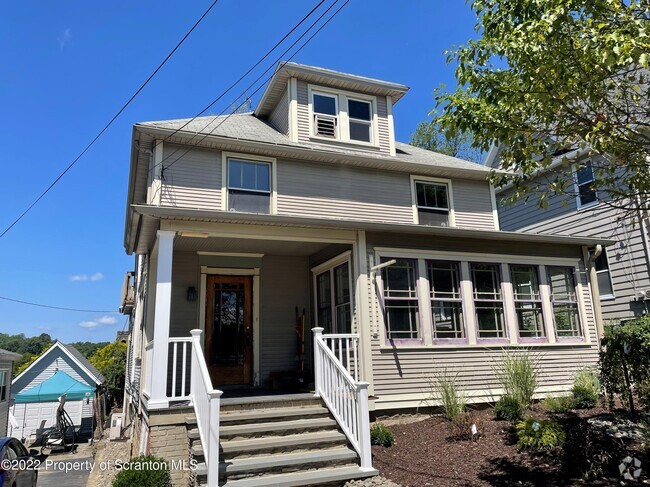 Building Photo - 105 Claremont Ave Rental