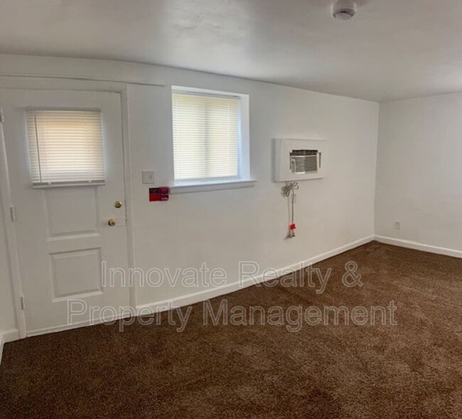 Photo - 7613 Whitaker Ave